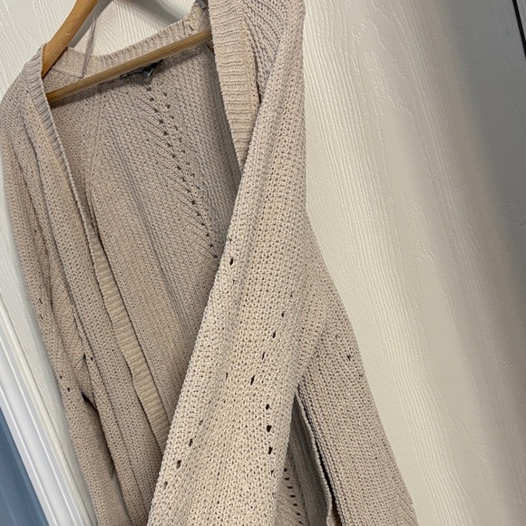 Chic Beige Knit Cardigan - Picture 5 of 7